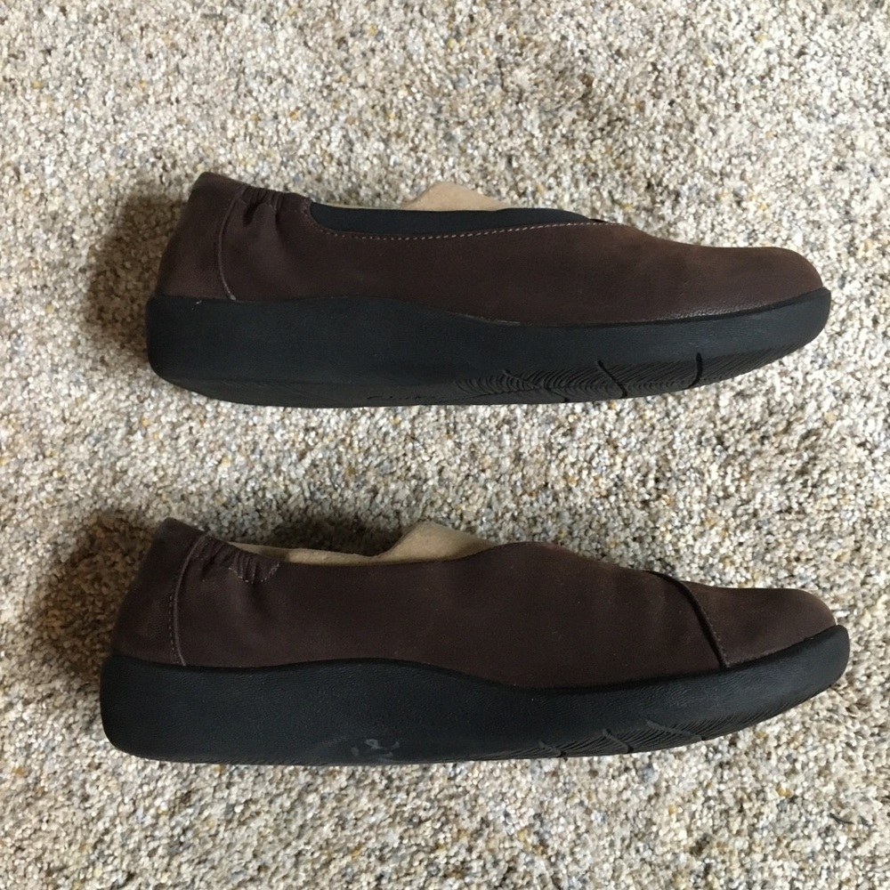 Clarks Cloud Steppers Brown/Black Comfort Shoes. - Picture 5 of 7